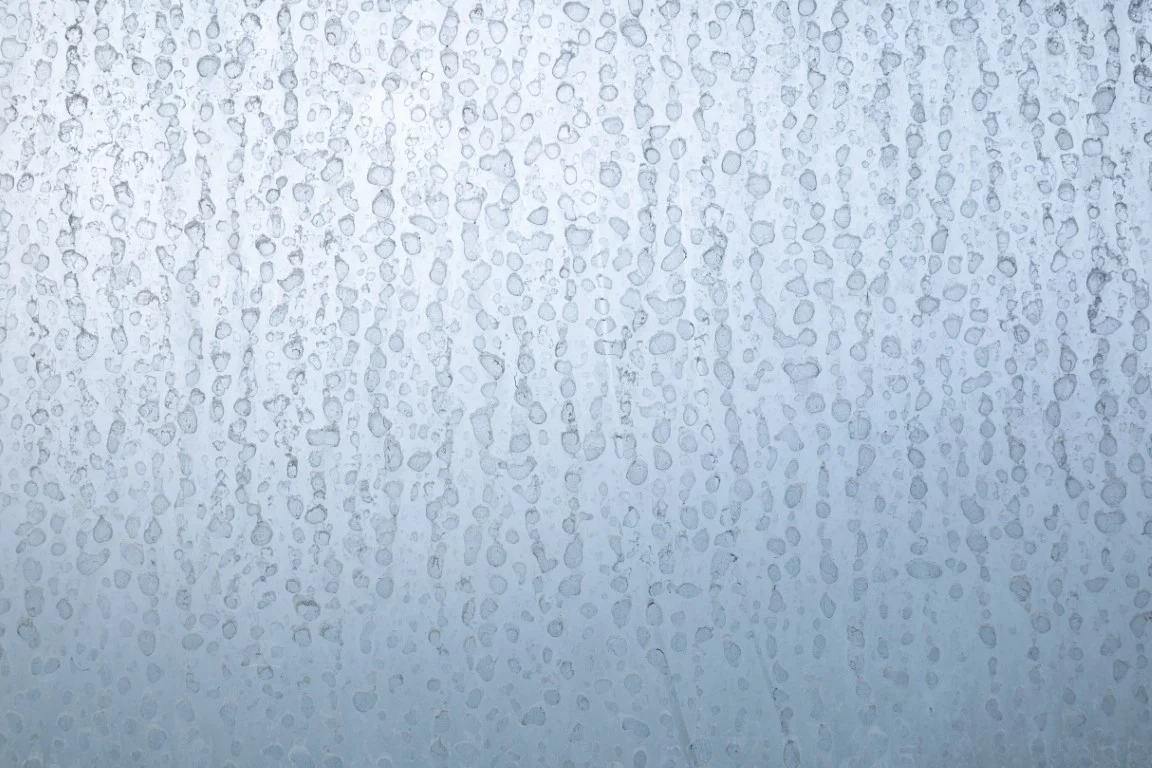 Why Professional Window Cleaners Use Purified Water Why Professional Window Cleaners Use Purified Water
